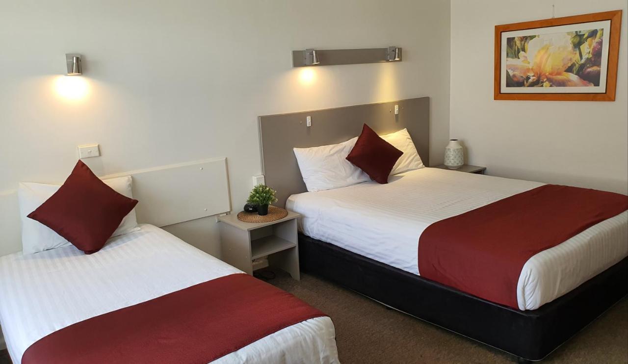 Cobb Inlander Motel Hay Bagian luar foto