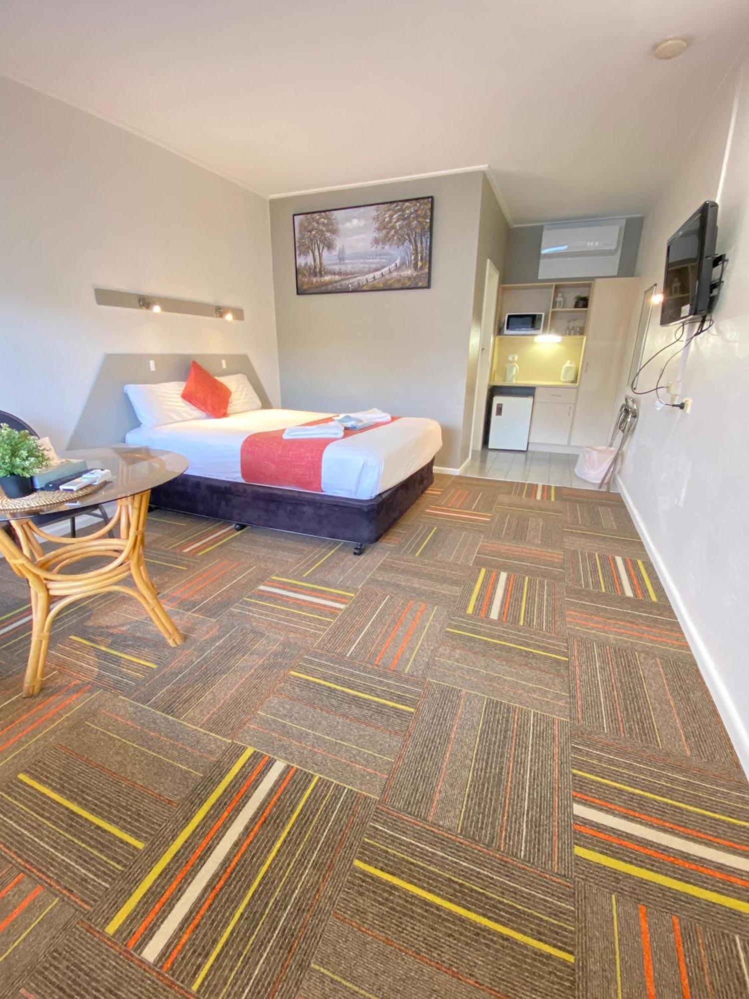 Cobb Inlander Motel Hay Bagian luar foto