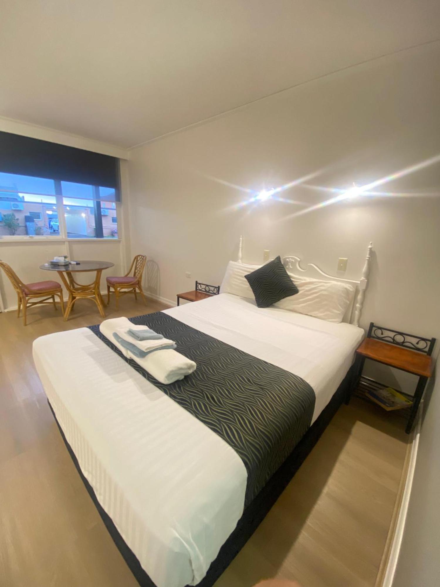 Cobb Inlander Motel Hay Bagian luar foto