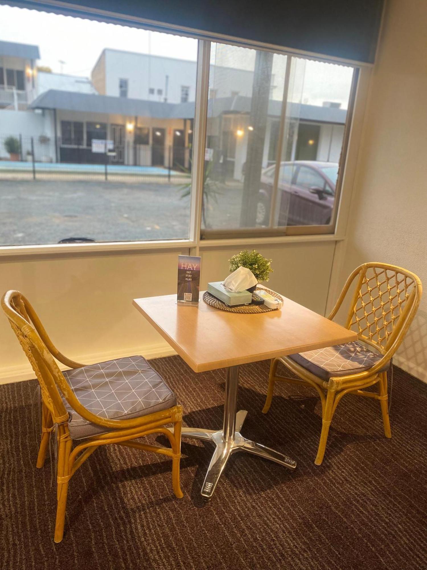Cobb Inlander Motel Hay Bagian luar foto